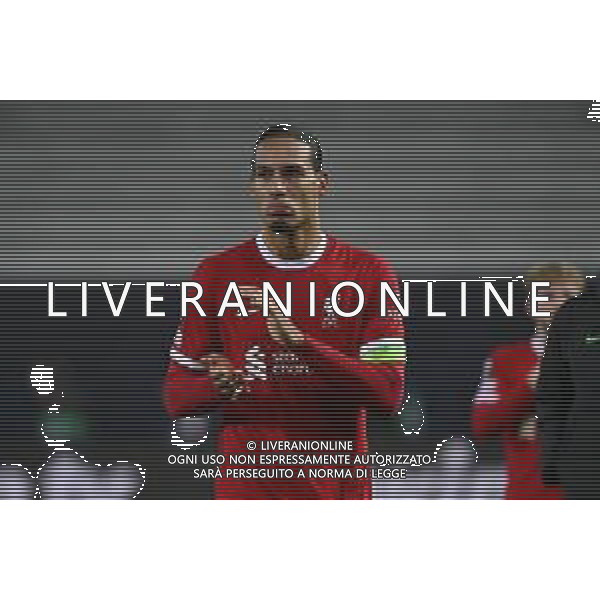 TVRG Atalanta vs Liverpool nella foto Virgil van Dijk (Liverpool) applaude i tifosi Atalanta a fine partita Bergamo 18-04-2024 Gewiss Stadium UEFA Europa League - quarti di finale gara di ritorno foto Roberto Garavaglia/Agenzia Aldo Liverani sas / AGENZIA ALDO LIVERANI SAS  