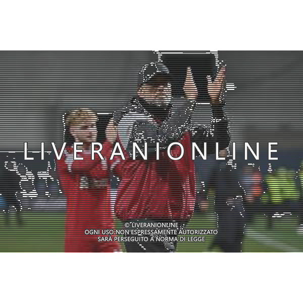 TVRG Atalanta vs Liverpool nella foto Jurgen Klopp allenatore Liverpool applaude i tifosi Atalanta a fine partita Bergamo 18-04-2024 Gewiss Stadium UEFA Europa League - quarti di finale gara di ritorno foto Roberto Garavaglia/Agenzia Aldo Liverani sas / AGENZIA ALDO LIVERANI SAS  