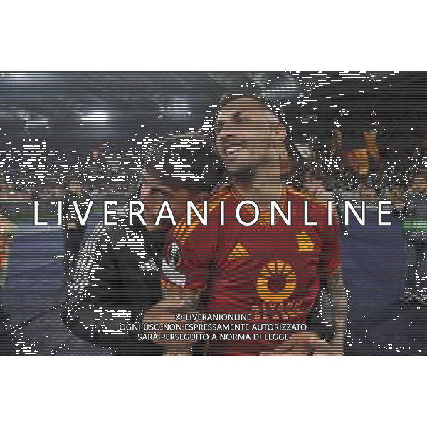 Roma vs Milan - Europa League quarti di finale - Gara di ritorno - Stadio Olimpico - Roma 18-04-2024 nella foto Dybala e Paredes festeggiano ©Federico Gaetano / AGENZIA ALDO LIVERANI SAS  