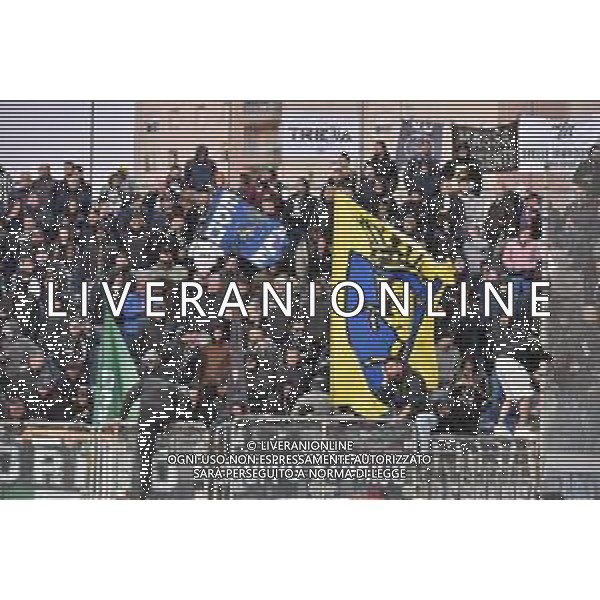 19-4-2024. Cagliari calcio-Juventus F.C. 33° giornata campionato calcio italiano Serie A 2023/2024, stadio Unipol Domus Cagliari. Foto Salvatore Moi/Agenzia Aldo Liverani s.as. Nella foto: Tifosi della Juventus in trasferta, nel settore ospiti dello stadio Unipol Domus di Cagliari ©SALVATORE MOI / AGENZIA ALDO LIVERANI SAS 