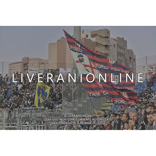 19-4-2024. Cagliari calcio-Juventus F.C. 33° giornata campionato calcio italiano Serie A 2023/2024, stadio Unipol Domus Cagliari. Foto Salvatore Moi/Agenzia Aldo Liverani s.as. Nella foto: Tifosi della Juventus in trasferta, nel settore ospiti dello stadio Unipol Domus di Cagliari ©SALVATORE MOI / AGENZIA ALDO LIVERANI SAS 