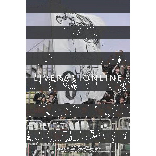 19-4-2024. Cagliari calcio-Juventus F.C. 33° giornata campionato calcio italiano Serie A 2023/2024, stadio Unipol Domus Cagliari. Foto Salvatore Moi/Agenzia Aldo Liverani s.as. Nella foto: Tifosi della Juventus in trasferta, nel settore ospiti dello stadio Unipol Domus di Cagliari ©SALVATORE MOI / AGENZIA ALDO LIVERANI SAS 