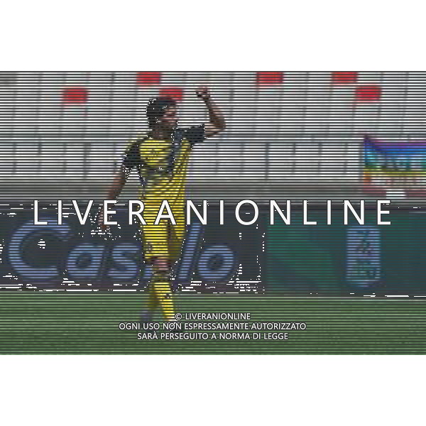 TVEM Arturo Calabresi of Pisa celebrates after scoring a goal during the Italian Serie B match between SSC Bari vs Pisa on April 20, 2024 at the San Nicola stadium in Bari, Italy. Photo by Emmanuele Mastrodonato/agenzia Aldo Liverani sas/ AGENZIA ALDO LIVERANI SAS