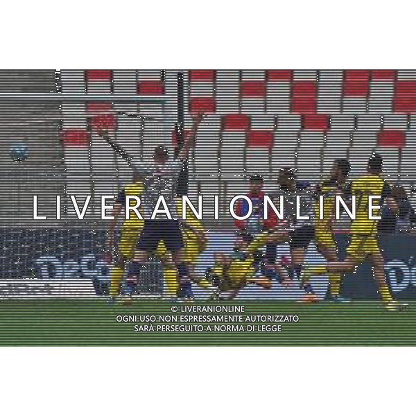 TVEM Valerio Di Cesare of SSC Bari in action against Arturo Calabresi of Pisa during the Italian Serie B match between SSC Bari vs Pisa on April 20, 2024 at the San Nicola stadium in Bari, Italy. Photo by Emmanuele Mastrodonato/agenzia Aldo Liverani sas/ AGENZIA ALDO LIVERANI SAS