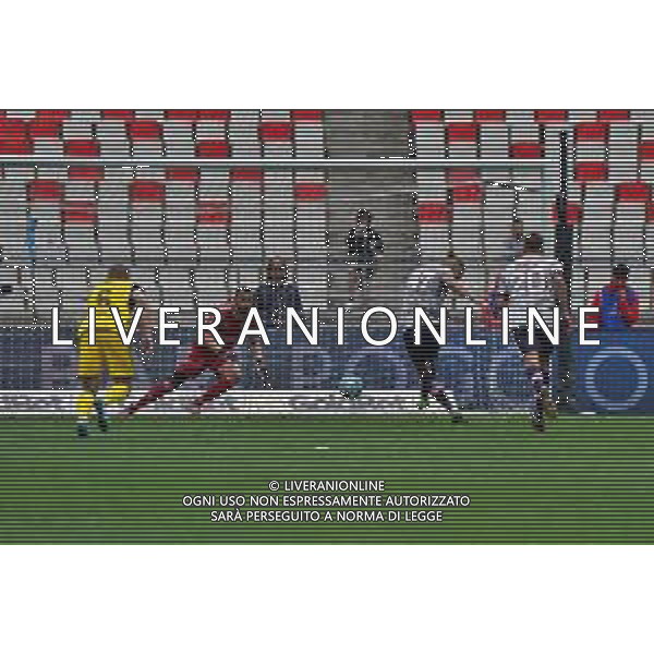 TVEM George Puscas of SSC Bari score the goal on penalty during the Italian Serie B match between SSC Bari vs Pisa on April 20, 2024 at the San Nicola stadium in Bari, Italy. Photo by Emmanuele Mastrodonato/agenzia Aldo Liverani sas/ AGENZIA ALDO LIVERANI SAS