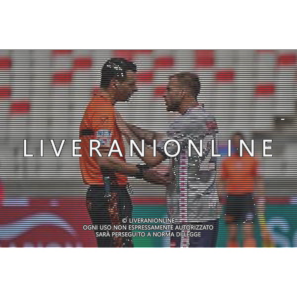 TVEM Giuseppe Sibilli of SSC Bari protests with the referee Ivano Pezzuto of Lecce during the Italian Serie B match between SSC Bari vs Pisa on April 20, 2024 at the San Nicola stadium in Bari, Italy. Photo by Emmanuele Mastrodonato/agenzia Aldo Liverani sas / AGENZIA ALDO LIVERANI SAS