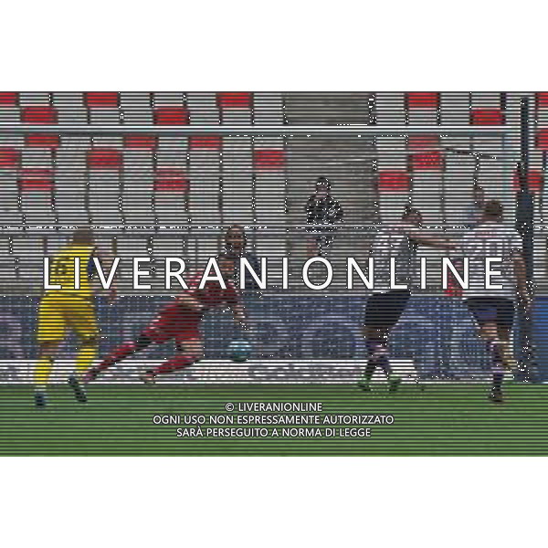 TVEM George Puscas of SSC Bari score the goal on penalty during the Italian Serie B match between SSC Bari vs Pisa on April 20, 2024 at the San Nicola stadium in Bari, Italy. Photo by Emmanuele Mastrodonato/agenzia Aldo Liverani sas / AGENZIA ALDO LIVERANI SAS