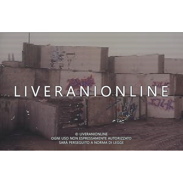 DIAP-BERLINO EST MURO DI BERLINO VENDITA E STOCCAGGIO DEL MURO DI BERLINO AI TURISTI AG ALDO LIVERANI SAS