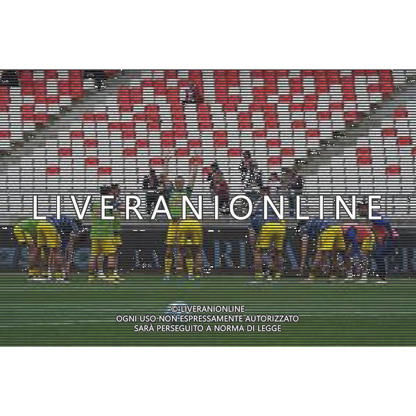 TVEM Players of Pisa warms up during the Italian Serie B match between SSC Bari vs Pisa on April 20, 2024 at the San Nicola stadium in Bari, Italy. Photo by Emmanuele Mastrodonato/agenzia Aldo Liverani sas/ AGENZIA ALDO LIVERANI SAS