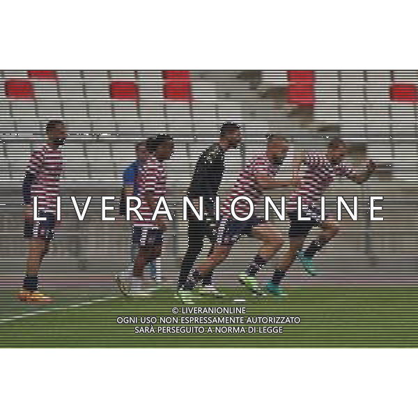 TVEM Players of SSC Bari warms up during the Italian Serie B match between SSC Bari vs Pisa on April 20, 2024 at the San Nicola stadium in Bari, Italy. Photo by Emmanuele Mastrodonato/agenzia Aldo Liverani sas/ AGENZIA ALDO LIVERANI SAS