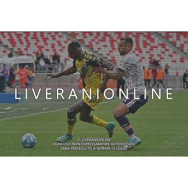 TVEM Idrissa Tourè of Pisa in action against Mattia Maita of SSC Bari during the Italian Serie B match between SSC Bari vs Pisa on April 20, 2024 at the San Nicola stadium in Bari, Italy. Photo by Emmanuele Mastrodonato/agenzia Aldo Liverani sas/ AGENZIA ALDO LIVERANI SAS
