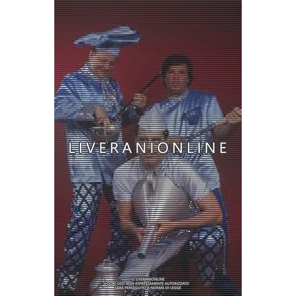 RETROSPETTIVA TEO TEOCOLI ATTORE NELLA FOTO TEO TEOCOLI CON MASSIMO BOLDI E MAURO DI FRANCESCO NELLA TRASMISSIONE TELEVISIVA “GRAND HOTEL“NELL\'ANNO 1986 AG ALDO LIVERANI SAS  