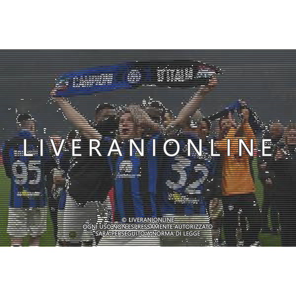 Milan vs Inter nella foto Nicolo\' Barella (Inter) Milano 22-04-2024 Stadio Giuseppe Meazza - San Siro Campionato Serie A TIM - 33a giornata foto Roberto Garavaglia/Agenzia Aldo Liverani sas / AGENZIA ALDO LIVERANI SAS