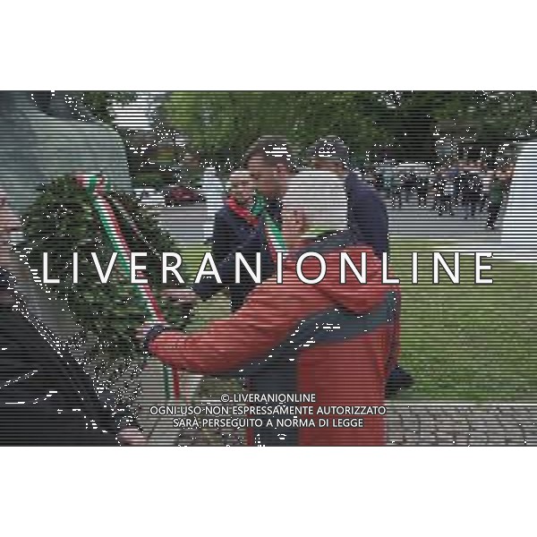 IMOLA 25 04 2024 25 APRILE ANNIVERSARIO DELLA LIBERAZIONE D\'ITALIA NELLA FOTO CORONA AL MONUMENTO DEI PARTIGIANI PARTIGIANO VITTORIO GARDI SINDACO MARCO PANIERI E SENATORE DANIELE MANCA E GABRIO SALIERI PRESIDENTE ANPI IMOLA ©SANNA / AGENZIA ALDO LIVERANI SAS