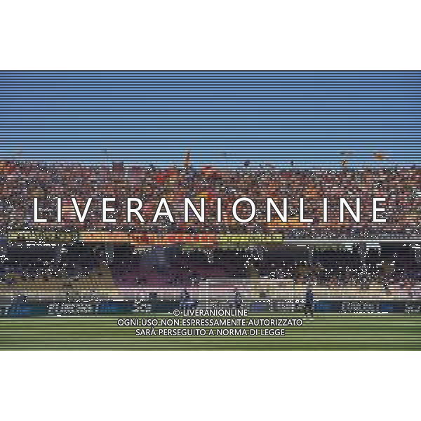 TVEM Supporters of US Lecce during the Italian soccer Serie A match US Lecce vs Monza on April 27, 2024 at Via del Mare Stadium in Lecce, Italy. Photo Emmanuele Mastrodonato/agenzia Liverani/ AGENZIA ALDO LIVERANI SAS