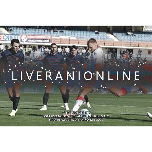 Cosenza vs Bari - Campionato di calcio Serie BKT 2023/2024 - Stadio San Vito-Gigi Marulla Nella foto: Giuseppe Sibilli contrastato da Simone Mazzocchi Andrea Rosito / AGENZIA ALDO LIVERANI SAS