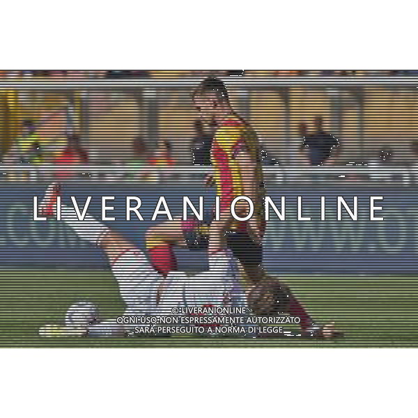 TVEM Marin Pongracic of US Lecce in action against Lorenzo Colombo of AC Monza during the Italian soccer Serie A match US Lecce vs Monza on April 27, 2024 at Via del Mare Stadium in Lecce, Italy. Photo Emmanuele Mastrodonato/agenzia Liverani