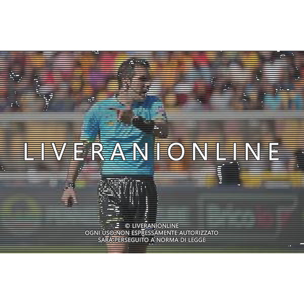 TVEM the referee Alberto Santoro of Messina during the Italian soccer Serie A match US Lecce vs Monza on April 27, 2024 at Via del Mare Stadium in Lecce, Italy. Photo Emmanuele Mastrodonato/agenzia Liverani