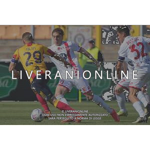 TVEM Alexis Blin of US Lecce in action against Alessio Zerbin of AC Monza during the Italian soccer Serie A match US Lecce vs Monza on April 27, 2024 at Via del Mare Stadium in Lecce, Italy. Photo Emmanuele Mastrodonato/agenzia Liverani