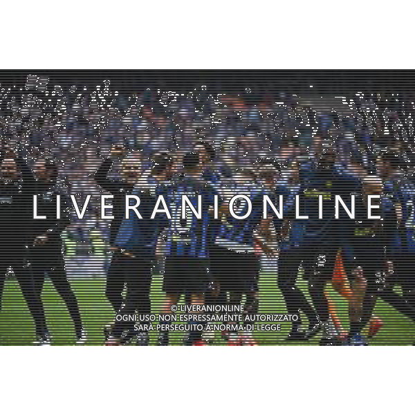 Festeggiamenti dei giocatori della squadra Inter che celebrano la vittoria del 20mo Scudetto a fine gara, INTER vs TORINO 34a Giornata Campionato calcio Serie A Tim, Stadio Meazza San Siro Milano 28-04-2024, ©foto Tiziano Ballabio/Agenzia Aldo Liverani sas / AGENZIA ALDO LIVERANI SAS / AGENZIA ALDO LIVERANI SAS