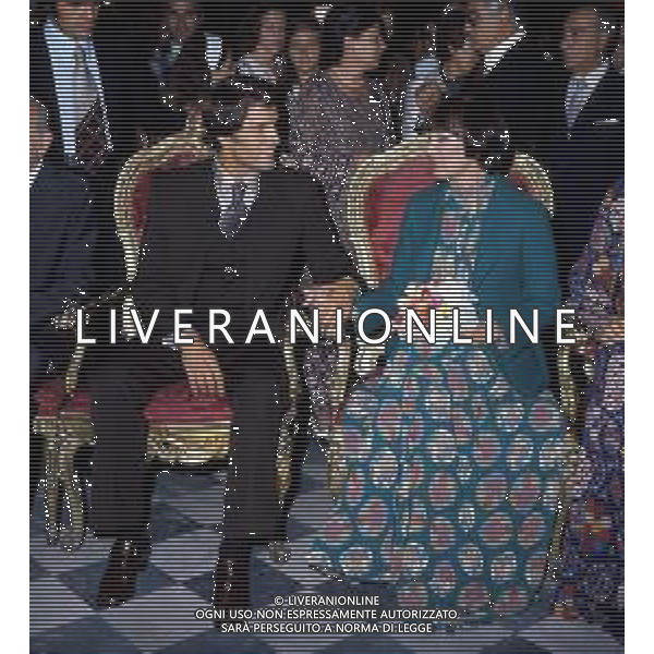COL-RETROSPETTIVA GIULIANO GEMMA ATTORE NELLA FOTO GIULIANO GEMMA CON LA MOGLIE NATALIA ROBERTI IN CAMPIDOGLIO A ROMA PER LE NOZZE NELL\'ANNO 1973 AG ALDO LIVERANI SAS
