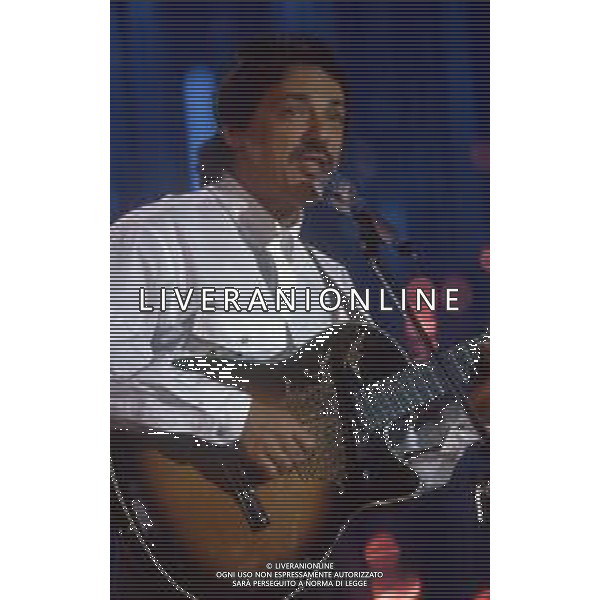 DIAP-RETROSPETTIVA TOQUINHO PSEUDONIMO ANTONIO PECCI FILHO CANTANTE-CHITARRISTA E CANTAUTORE BRASILIANO NELLA FOTO TOQUINHO NELL\'ANNO 1990 A SANREMO AG ALDO LIVERANI SAS 