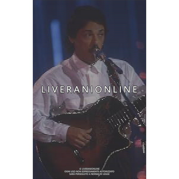 DIAP-RETROSPETTIVA TOQUINHO PSEUDONIMO ANTONIO PECCI FILHO CANTANTE-CHITARRISTA E CANTAUTORE BRASILIANO NELLA FOTO TOQUINHO NELL\'ANNO 1990 A SANREMO AG ALDO LIVERANI SAS 