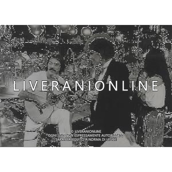 ST-RETROSPETTIVA TOQUINHO PSEUDONIMO ANTONIO PECCI FILHO CANTANTE-CHITARRISTA E CANTAUTORE BRASILIANO NELLA FOTO TOQUINHO ANNI 80 CON ORNELLA VANONI NELLA TRASMISSIONE TELEVISIVA “BLITZ“ FOTO MARIO DOTTI-AG ALDO LIVERANI SAS  