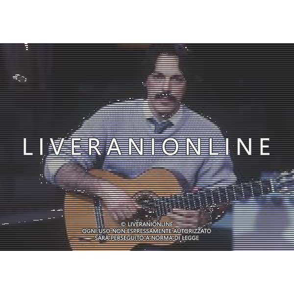 DIAP-RETROSPETTIVA TOQUINHO PSEUDONIMO ANTONIO PECCI FILHO CANTANTE-CHITARRISTA E CANTAUTORE BRASILIANO NELLA FOTO TOQUINHO  AG ALDO LIVERANI SAS   