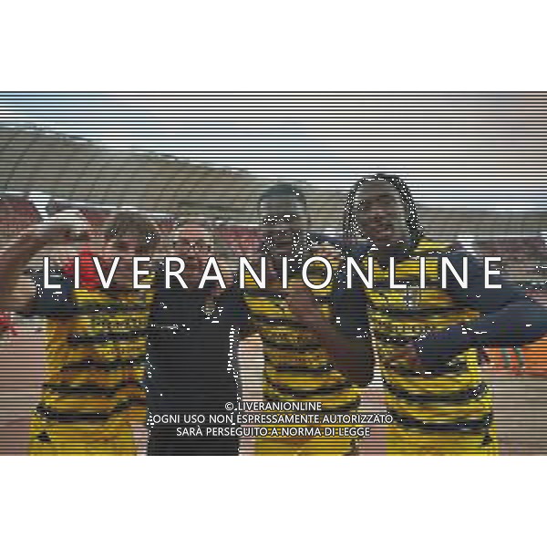 Players of Parma Calcio celebrates the victory during the Italian Serie B match SSC Bari vs Parma on May 01, 2024 at the San Nicola stadium in Bari, Italy. Photo by Emmanuele Mastrodonato/agenzia Aldo Liverani sas/ AGENZIA ALDO LIVERANI SAS