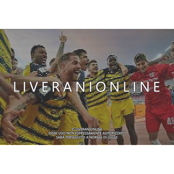 Players of Parma Calcio celebrates the victory during the Italian Serie B match SSC Bari vs Parma on May 01, 2024 at the San Nicola stadium in Bari, Italy. Photo by Emmanuele Mastrodonato/agenzia Aldo Liverani sas/ AGENZIA ALDO LIVERANI SAS