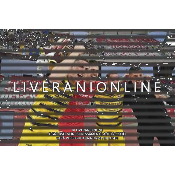 Players of Parma Calcio celebrates the victory during the Italian Serie B match SSC Bari vs Parma on May 01, 2024 at the San Nicola stadium in Bari, Italy. Photo by Emmanuele Mastrodonato/agenzia Aldo Liverani sas/ AGENZIA ALDO LIVERANI SAS