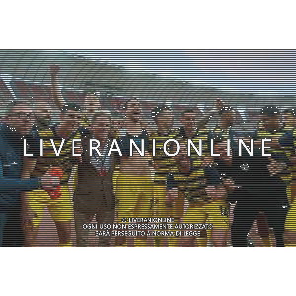TVEM The Parma Calcio players and Parma Calcio president Kyle Krause are celebrating their mathematical promotion to Serie A at the end of the Serie B match on the SSC Bari field in Bari, Italy, on May 1, 2024. Photo by Emmanuele Mastrodonato/agenzia Aldo Liverani sas / AGENZIA ALDO LIVERANI SAS
