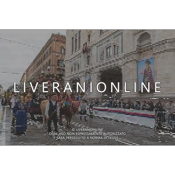1-5-2024. 368° festa Sant\'Efisio Martire, Cagliari. Efisio viene venerato a Cagliari, nella chiesa stampacina a lui intitolata, e in particolare a Pula, nella chiesetta romanica costruita sulla spiaggia di Nora dove, secondo la tradizione, il santo subì il martirio per decapitazione. Festeggiamenti in onore di sant\'Efisio si tengono principalmente due volte all\'anno: il 15 gennaio, giorno in cui la Chiesa cattolica ne ha fissato sul calendario la Memoria Liturgica, ed il 1º maggio, la festa grande, quando la statua del santo viene portata in processione fino a Nora per sciogliere un voto fattogli dalla municipalità nel 1656 affinché liberasse Cagliari dalla peste. Foto Salvatore Moi/Agenzia Aldo Liverani s.as. ©MOI SALVATORE / AGENZIA ALDO LIVERANI SAS