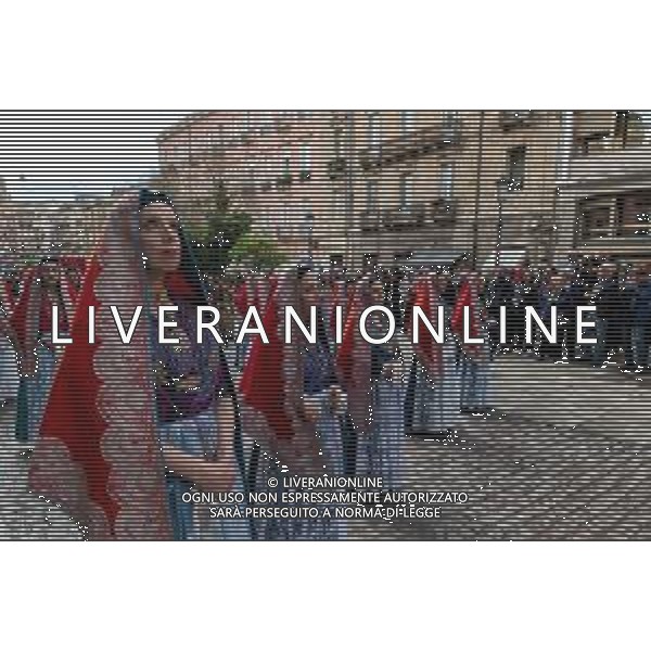 1-5-2024. 368° festa Sant\'Efisio Martire, Cagliari. Efisio viene venerato a Cagliari, nella chiesa stampacina a lui intitolata, e in particolare a Pula, nella chiesetta romanica costruita sulla spiaggia di Nora dove, secondo la tradizione, il santo subì il martirio per decapitazione. Festeggiamenti in onore di sant\'Efisio si tengono principalmente due volte all\'anno: il 15 gennaio, giorno in cui la Chiesa cattolica ne ha fissato sul calendario la Memoria Liturgica, ed il 1º maggio, la festa grande, quando la statua del santo viene portata in processione fino a Nora per sciogliere un voto fattogli dalla municipalità nel 1656 affinché liberasse Cagliari dalla peste. Foto Salvatore Moi/Agenzia Aldo Liverani s.as. ©MOI SALVATORE / AGENZIA ALDO LIVERANI SAS