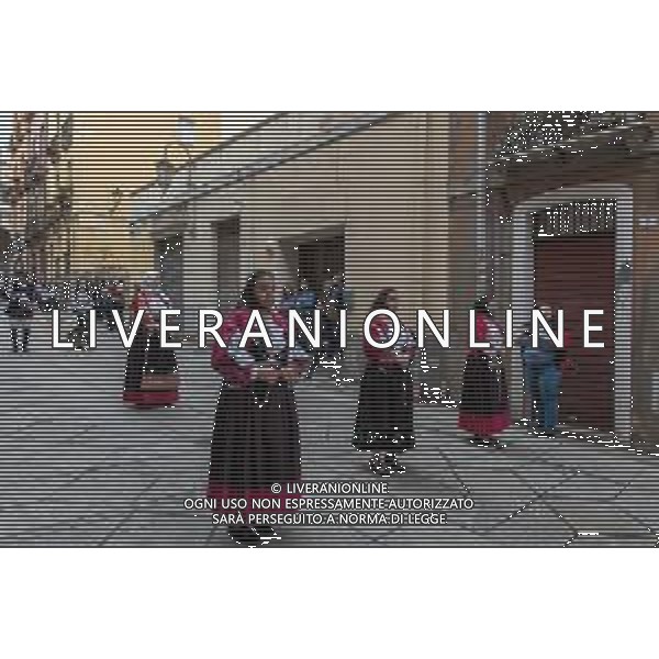 1-5-2024. 368° festa Sant\'Efisio Martire, Cagliari. Efisio viene venerato a Cagliari, nella chiesa stampacina a lui intitolata, e in particolare a Pula, nella chiesetta romanica costruita sulla spiaggia di Nora dove, secondo la tradizione, il santo subì il martirio per decapitazione. Festeggiamenti in onore di sant\'Efisio si tengono principalmente due volte all\'anno: il 15 gennaio, giorno in cui la Chiesa cattolica ne ha fissato sul calendario la Memoria Liturgica, ed il 1º maggio, la festa grande, quando la statua del santo viene portata in processione fino a Nora per sciogliere un voto fattogli dalla municipalità nel 1656 affinché liberasse Cagliari dalla peste. Foto Salvatore Moi/Agenzia Aldo Liverani s.as. ©MOI SALVATORE / AGENZIA ALDO LIVERANI SAS