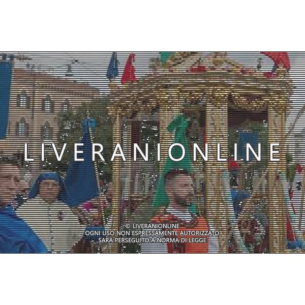 1-5-2024. 368° festa Sant\'Efisio Martire, Cagliari. Efisio viene venerato a Cagliari, nella chiesa stampacina a lui intitolata, e in particolare a Pula, nella chiesetta romanica costruita sulla spiaggia di Nora dove, secondo la tradizione, il santo subì il martirio per decapitazione. Festeggiamenti in onore di sant\'Efisio si tengono principalmente due volte all\'anno: il 15 gennaio, giorno in cui la Chiesa cattolica ne ha fissato sul calendario la Memoria Liturgica, ed il 1º maggio, la festa grande, quando la statua del santo viene portata in processione fino a Nora per sciogliere un voto fattogli dalla municipalità nel 1656 affinché liberasse Cagliari dalla peste. Foto Salvatore Moi/Agenzia Aldo Liverani s.as. ©MOI SALVATORE / AGENZIA ALDO LIVERANI SAS