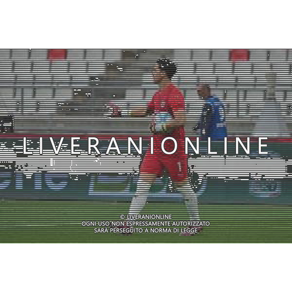 TVEM Leandro Chichizola of Parma Calcio during the Italian Serie B match SSC Bari vs Parma on May 01, 2024 at the San Nicola stadium in Bari, Italy. Photo by Emmanuele Mastrodonato/agenzia Aldo Liverani sas / AGENZIA ALDO LIVERANI SAS