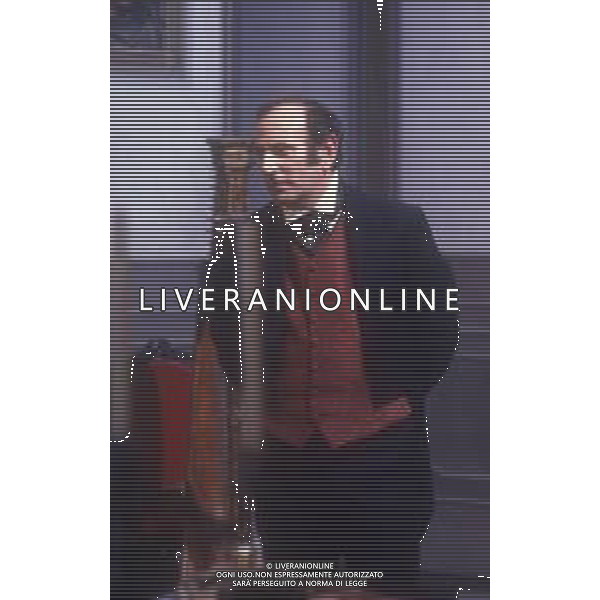 DIAP-RETROSPETTIVA LINO TROISI ATTORE NELLA FOTO LINO TROISI NELLA MINISERIE TELEVISIVA “LA DONNA IN BIANCO " NELL\'ANNO 1980 AG ALDO LIVERANI SAS 