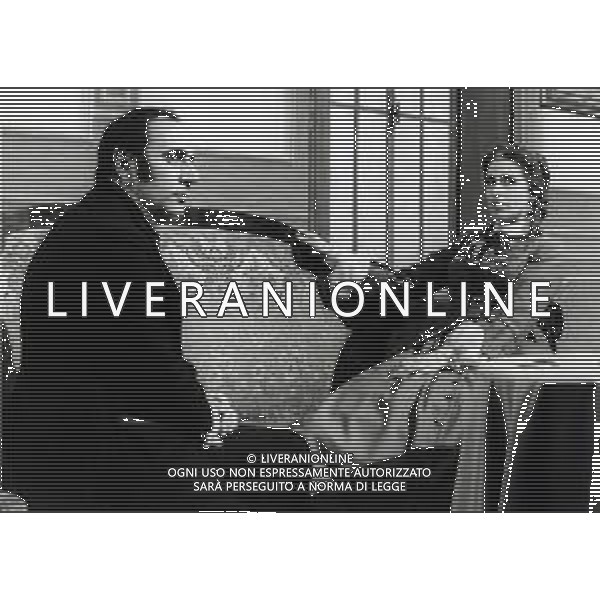 ST-RETROSPETTIVA LINO TROISI ATTORE NELLA FOTO LINO TROISI CON ANNA MARIA GHERARDI NELLA MINISERIE TELEVISIVA “LA DONNA IN BIANCO " NELL\'ANNO 1980 AG ALDO LIVERANI SAS 