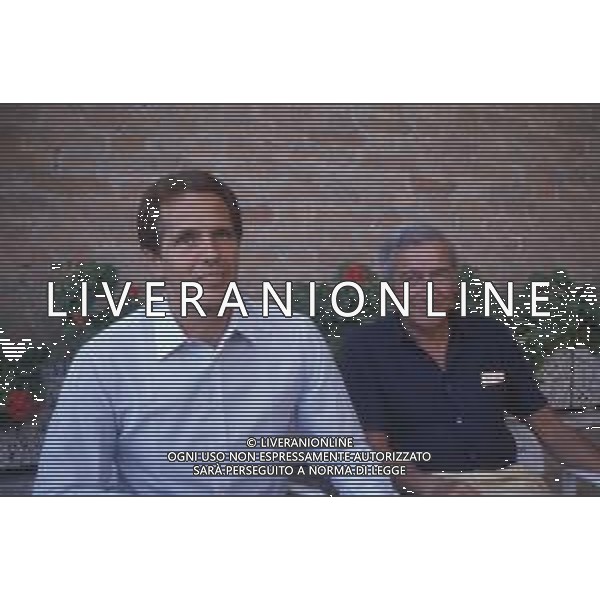 DIAP-RETROSPETTIVA GIULIANO GEMMA ATTORE NELLA FOTO GIULIANO GEMMA CON IL REGISTA DUCCIO TESSARI A VENEZIA NELL\'ANNO 1985 AG ALDO LIVERANI SAS 