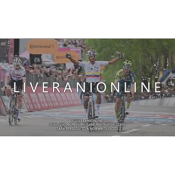 04-05-2024 Giro D\'italia; Tappa 01 Venaria Reale - Torino; 2024, Ineos Grenadiers; 2024, Uae Team Emirates; 2024, Bora - Hansgrohe; Narvaez, Jhonnatan; Pogacar, Tadej; Schachmann, Maximilian; Torino; ©SIROTTI /AGENZIA ALDO LIVERANI SAS