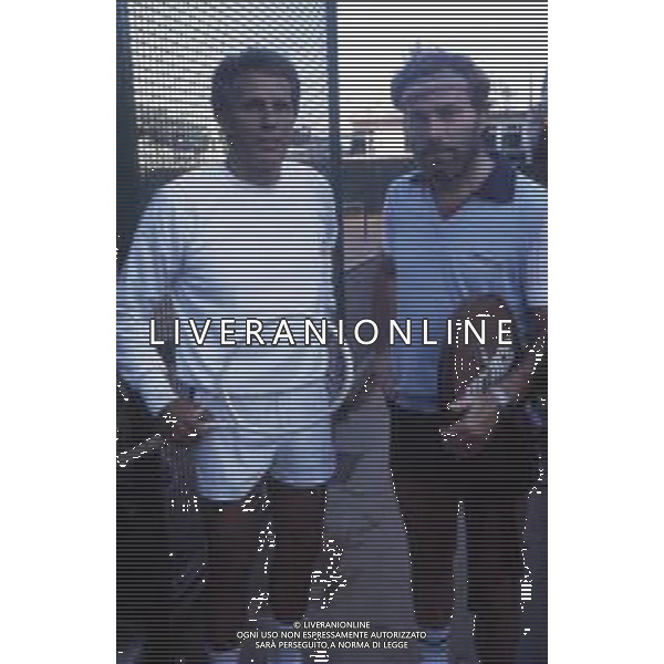 COL-RETROSPETTIVA GIULIANO GEMMA ATTORE NELLA FOTO GIULIANO GEMMA CON FRANCO NERO GIOCA A TENNIS A ROMA NELL\'ANNO 1986 AG ALDO LIVERANI SAS 