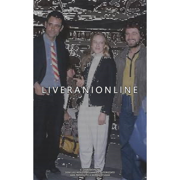 DIAP-RETROSPETTIVA ELEONORA GIORGI ATTRICE NELLA FOTO ELEONORA GIORGI CON BEPPE GRILLO E NICOLINI DIRIGENTE RAI NELL\'ANNO 1982 A ROMA AG ALDO LIVERANI SAS 