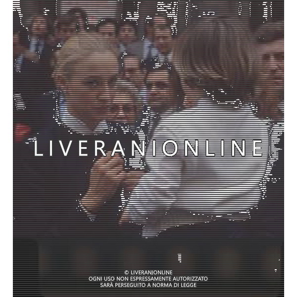 DIAP-RETROSPETTIVA ELEONORA GIORGI ATTRICE NELLA FOTO ELEONORA GIORGI AI FUNERALI DI ANDREA RIZZOLI A MILANO CON IL FIGLIO ANNO 1983 AG ALDO LIVERANI SAS  
