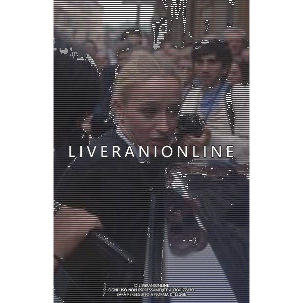 DIAP-RETROSPETTIVA ELEONORA GIORGI ATTRICE NELLA FOTO ELEONORA GIORGI AI FUNERALI DI ANDREA RIZZOLI A MILANO CON IL FIGLIO ANNO 1983 AG ALDO LIVERANI SAS  