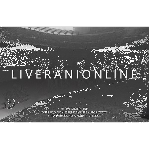 NEG-13-12-1992 MILANO-CAMPIONATO DI CALCIO SERIE A MILAN-ANCONA 2-0 NELLA FOTO STRISCIONE ASSOCIAZIONE CALCIATORI CONTRO IL RAZZISMO AG ALDO LIVERANI SAS