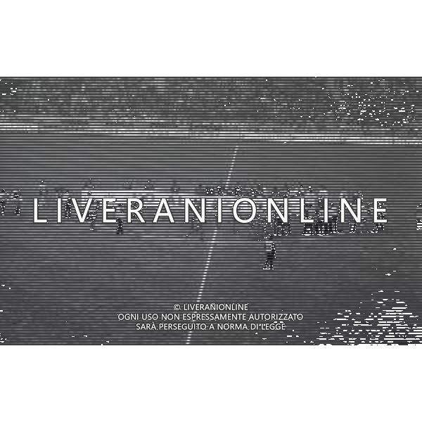 NEG-13-12-1992 MILANO-CAMPIONATO DI CALCIO SERIE A MILAN-ANCONA 2-0 NELLA FOTO STRISCIONE ASSOCIAZIONE CALCIATORI CONTRO IL RAZZISMO AG ALDO LIVERANI SAS