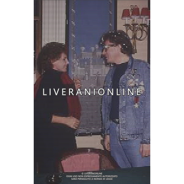 DIAP-RETROSPETTIVA RED RONNIE PSEUDONIMO GABRIELE ANSALONI-CRITICO MUSICALE GIORNATISTA PRESENTATORE TELEVISIVO E CONDUTTORE RADIOFONICO NELLA FOTO RED RONNIE CON ORNELLA VANONI AG ALDO LIVERANI SAS 