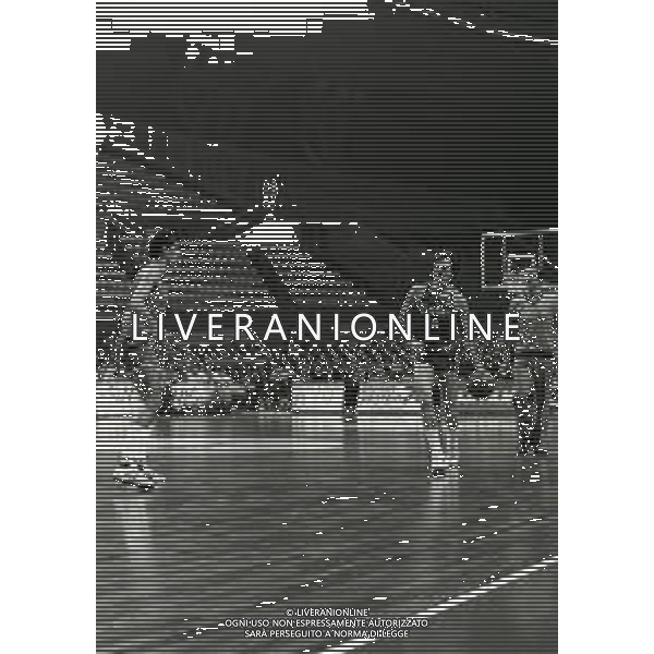 NEG-1983-1984 MILANO SIMAC MILANO-CIBONA ZAGABRIA COPPA CAMPIONI NELLA FOTO MIKE D\'ANTONI AG ALDO LIVERANI SAS